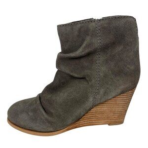 Diba Bailey Women's 8.5M Gray Suede Bootie Wedge Heel NWOB 9330